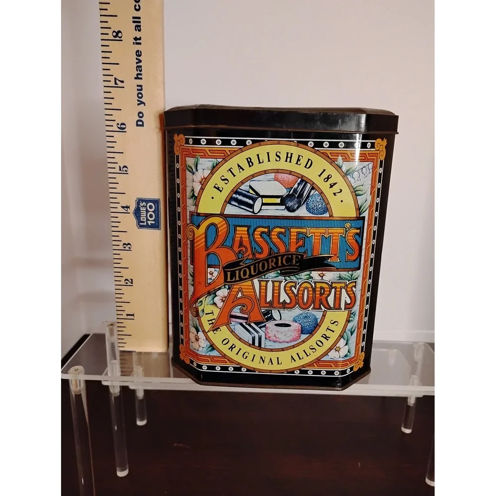 Vintage Bassetts Liquorice Allsorts Candy Tin‎ Trebor Bassett England 26oz 750g